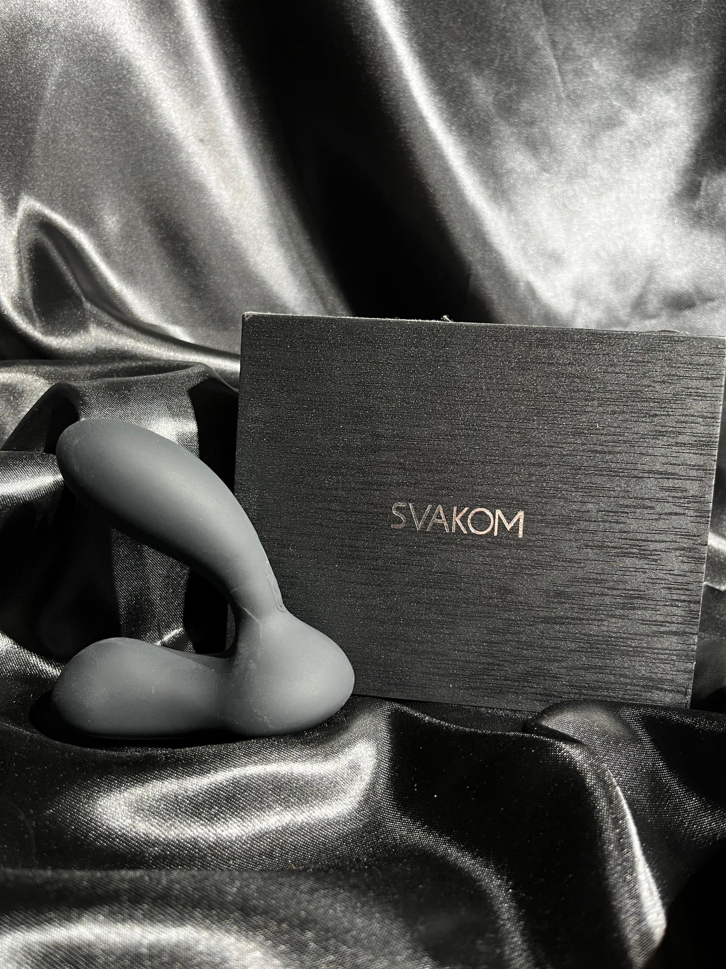 Vibrador vaginal, clitorial y anal Svakom