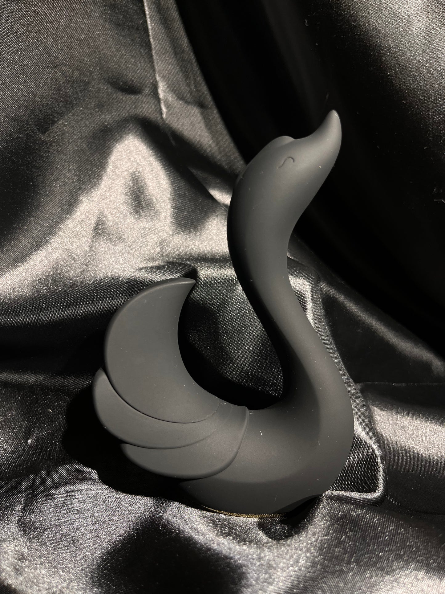 Vibrador vaginal y clitorial cisne negro